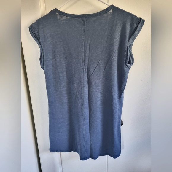 Gap t-shirt - Picture 2 of 3